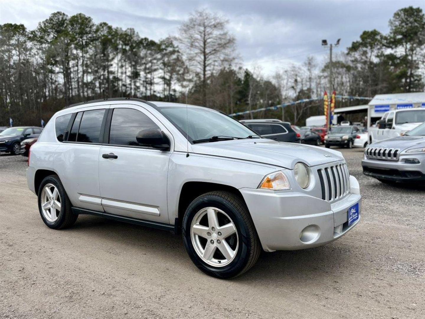 2007 Silver /Black Jeep Compass (1J8FT57W97D) with an 2.4l I-4 SFI Dohc 2.4l engine, Automatic transmission, located at 745 East Steele Rd., West Columbia, SC, 29170, (803) 755-9148, 33.927212, -81.148483 - Special Internet Price! 2007 Jeep Compass Limited with AM/FM stereo, Remote keyless entry, Cruise control, Leather interior, Powered windows, Powered door locks, Plus more! - Photo#3