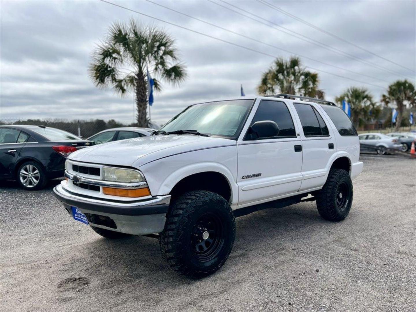 2003 White /Black Chevrolet Blazer (1GNDT13X43K) with an 4.3l V6 CPI 4.3l engine, Automatic transmission, located at 745 East Steele Rd., West Columbia, SC, 29170, (803) 755-9148, 33.927212, -81.148483 - Special Internet Price! 2003 Chevrolet Blazer LS with AM/FM stereo, Air conditioning, Black cloth interior, Clam shell trunk, Powered windows, Powered door locks, Plus more! - Photo#0