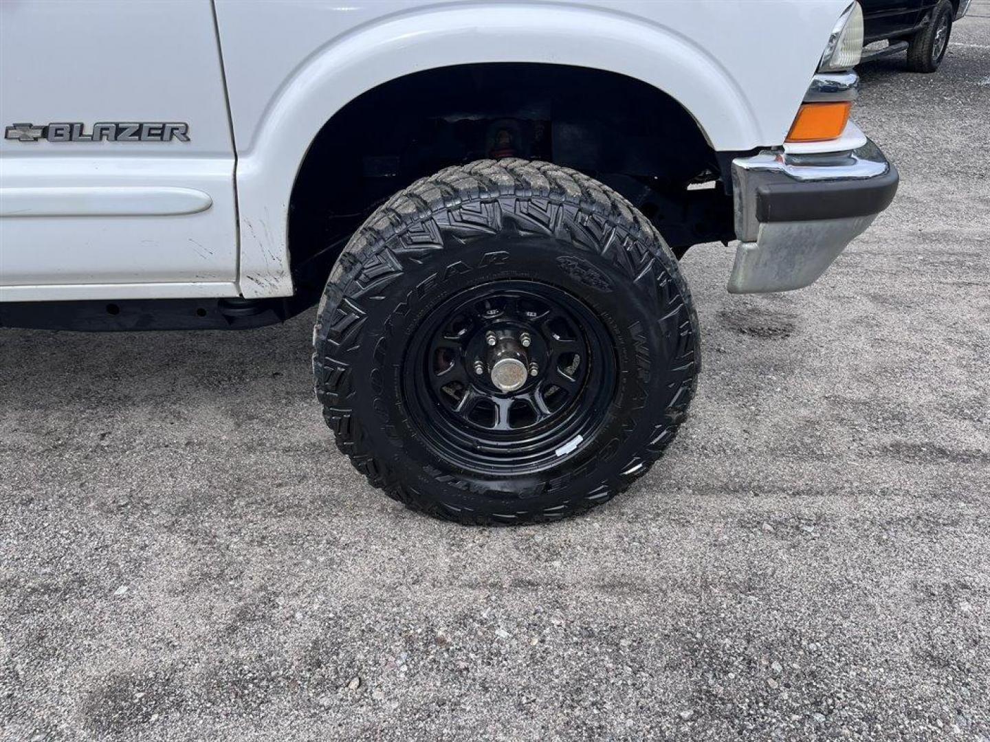 2003 White /Black Chevrolet Blazer (1GNDT13X43K) with an 4.3l V6 CPI 4.3l engine, Automatic transmission, located at 745 East Steele Rd., West Columbia, SC, 29170, (803) 755-9148, 33.927212, -81.148483 - Special Internet Price! 2003 Chevrolet Blazer LS with AM/FM stereo, Air conditioning, Black cloth interior, Clam shell trunk, Powered windows, Powered door locks, Plus more! - Photo#28