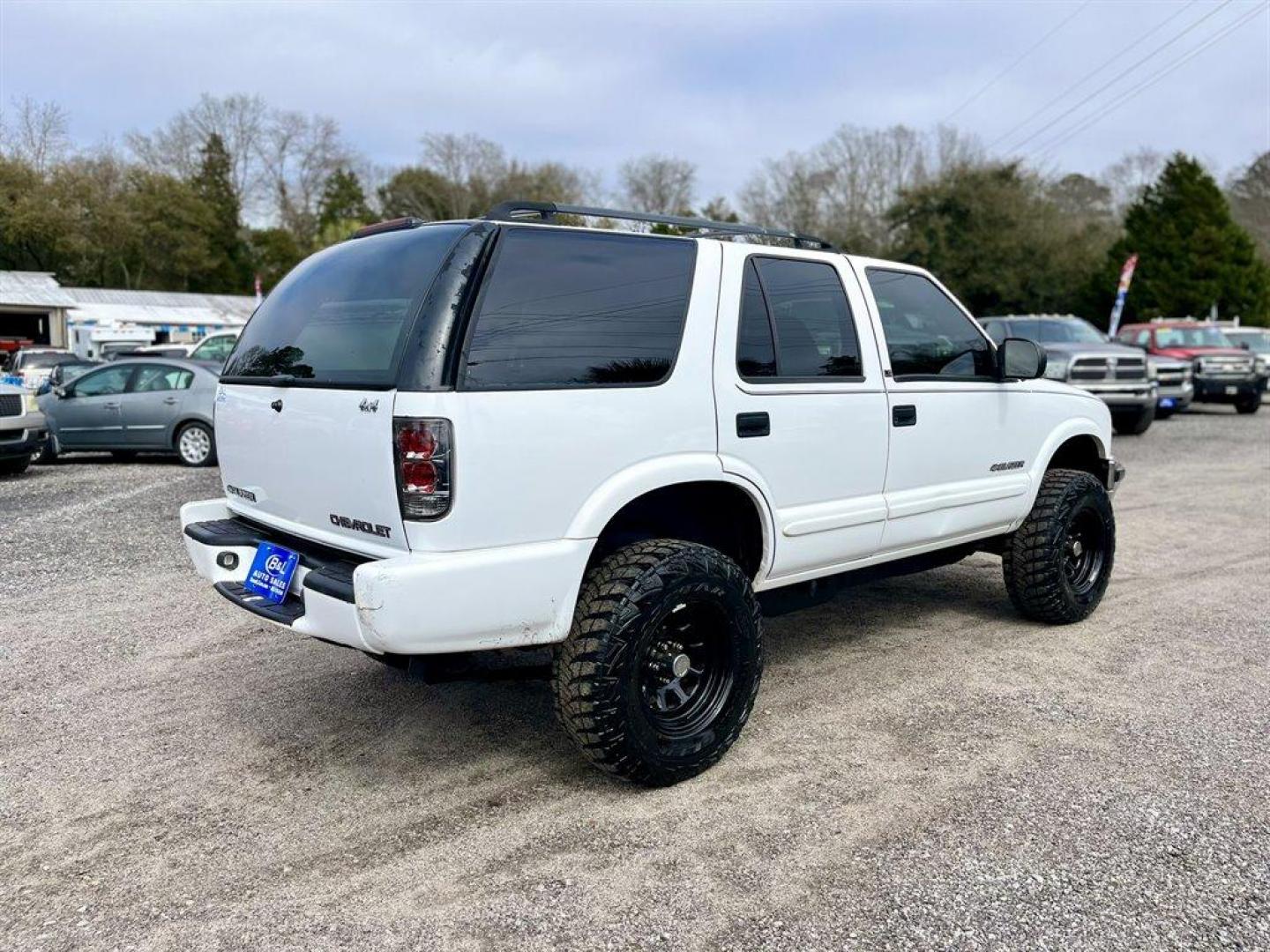 2003 White /Black Chevrolet Blazer (1GNDT13X43K) with an 4.3l V6 CPI 4.3l engine, Automatic transmission, located at 745 East Steele Rd., West Columbia, SC, 29170, (803) 755-9148, 33.927212, -81.148483 - Special Internet Price! 2003 Chevrolet Blazer LS with AM/FM stereo, Air conditioning, Black cloth interior, Clam shell trunk, Powered windows, Powered door locks, Plus more! - Photo#2