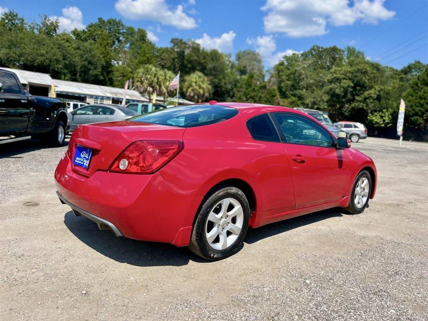 2008 Red /Black Nissan Altima (1N4BL24E58C) with an 3.5l V6 MPI Dohc 3.5l engine, Automatic transmission, located at 745 East Steele Rd., West Columbia, SC, 29170, (803) 755-9148, 33.927212, -81.148483 - Special Internet Price! 2008 Nissan Altima with AM/FM radio, Sunroof, Leather interior, Powered driver seat, Powered windows, Powered door locks, Plus more! - Photo#2