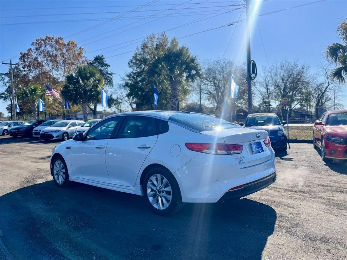 2017 White /Black Kia Optima (5XXGT4L39HG) with an 2.4l I-4 DI Dohc 2.4l engine, Automatic transmission, located at 745 East Steele Rd., West Columbia, SC, 29170, (803) 755-9148, 33.927212, -81.148483 - Special Internet Price! 2017 Kia Optima LX - Photo#2