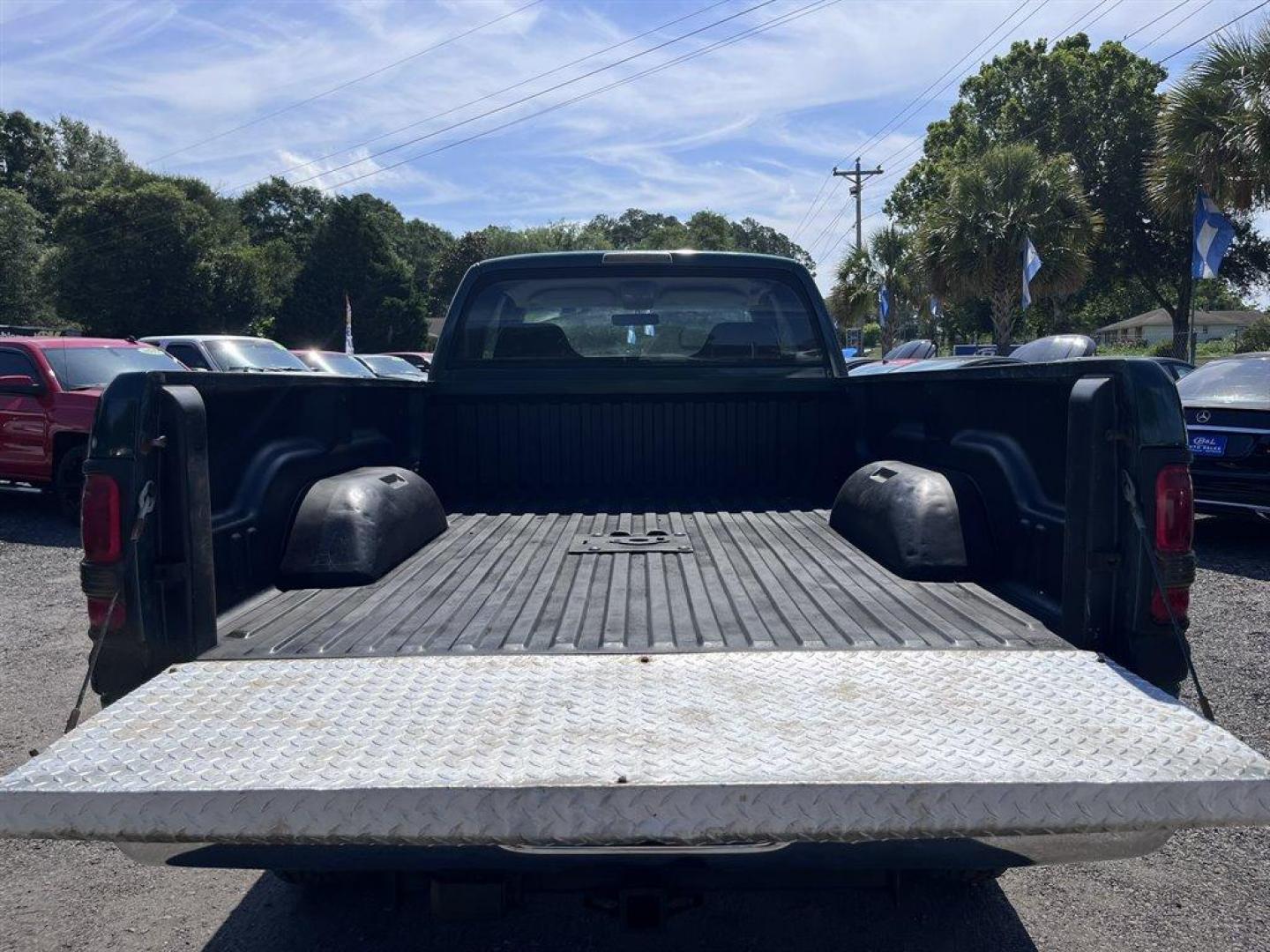 2001 Green /Grey Dodge RAM 2500 (3B7KF236X1G) with an 5.9l I-6 FI DSL T/C 5.9l engine, Automatic transmission, located at 745 East Steele Rd., West Columbia, SC, 29170, (803) 755-9148, 33.927212, -81.148483 - Special Internet Price! 2001 Dodge RAM 2500 Laramie SLT with AM/FM radio, Cruise control, 4X4, Cloth interior, Manual air conditioning, Rear folding bench seat, Powered windows, Powered door locks, Plus more! - Photo#22