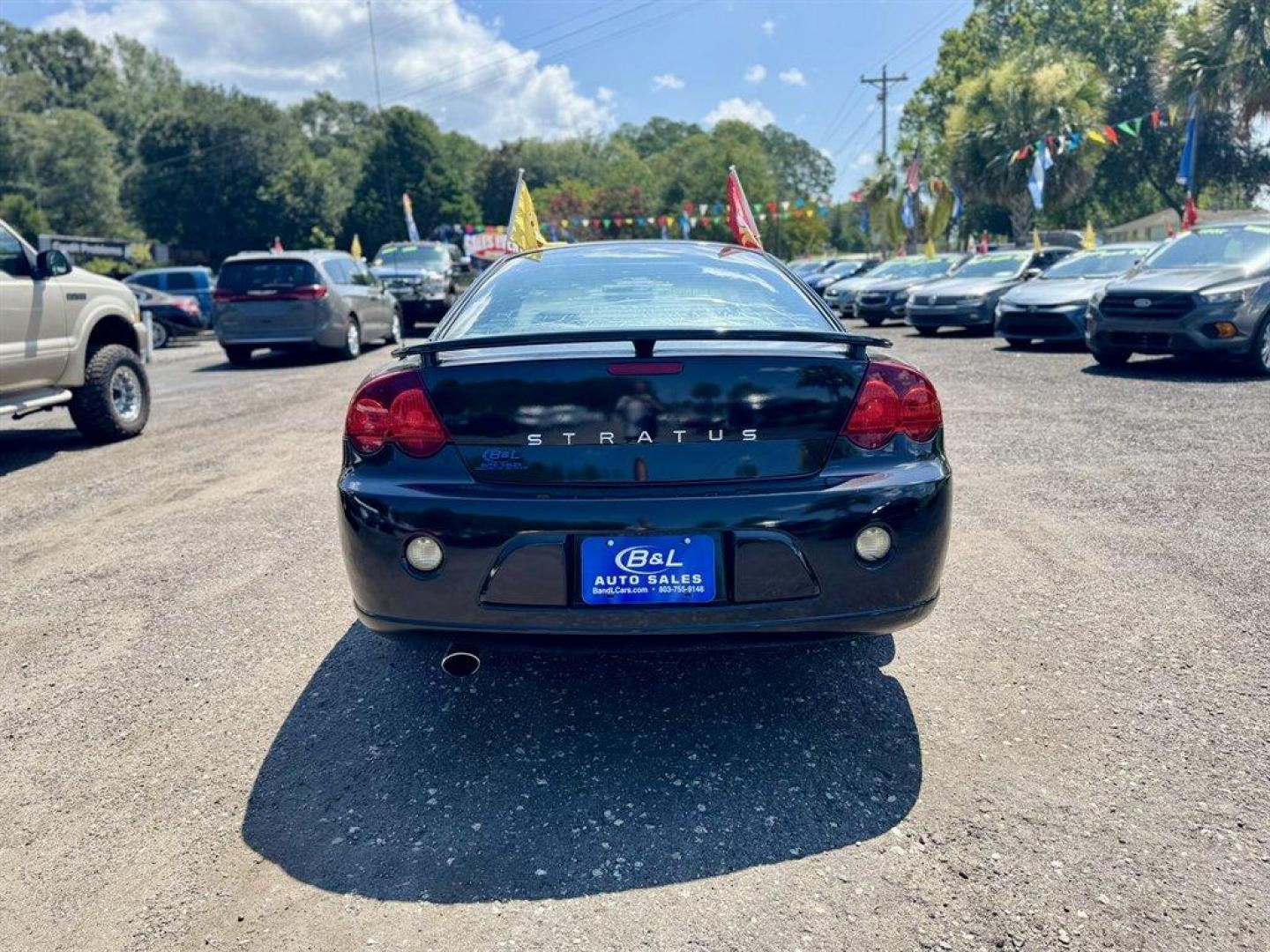 2004 Black /Taupe Dodge Stratus (4B3AG52H94E) with an 3.0l V6 EFI Sohc 3.0l engine, Automatic transmission, located at 745 East Steele Rd., West Columbia, SC, 29170, (803) 755-9148, 33.927212, -81.148483 - Special Internet Price! 2004 Dodge Stratus with AM/FM radio, Cruise control, Sunroof, Leather interior, Powered windows, Powered door locks, Plus more! - Photo#4