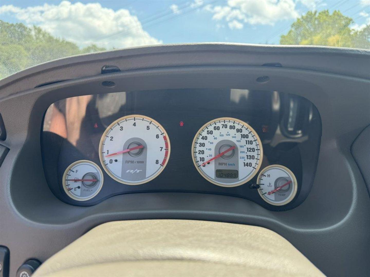 2004 Black /Taupe Dodge Stratus (4B3AG52H94E) with an 3.0l V6 EFI Sohc 3.0l engine, Automatic transmission, located at 745 East Steele Rd., West Columbia, SC, 29170, (803) 755-9148, 33.927212, -81.148483 - Special Internet Price! 2004 Dodge Stratus with AM/FM radio, Cruise control, Sunroof, Leather interior, Powered windows, Powered door locks, Plus more! - Photo#9