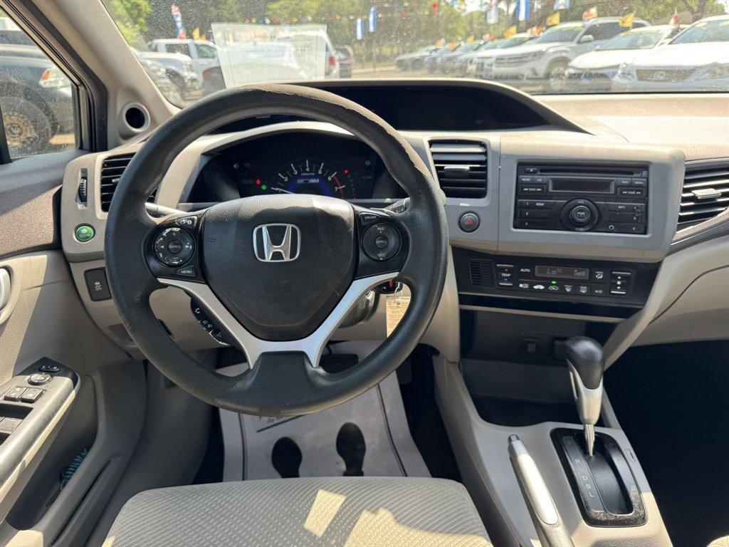 2012 Grey /Taupe Honda Civic (JHMFB4F2XCS) with an 1.5l I-4 MPI Sohc Hybrid engine, Automatic transmission, located at 745 East Steele Rd., West Columbia, SC, 29170, (803) 755-9148, 33.927212, -81.148483 - Photo#6