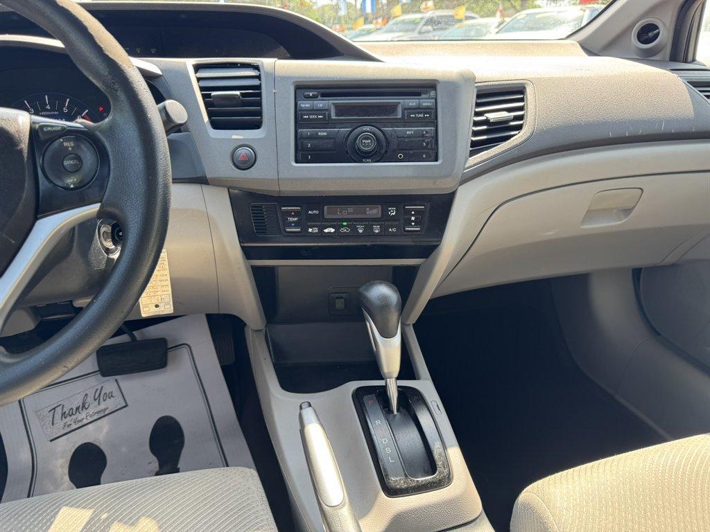 2012 Grey /Taupe Honda Civic (JHMFB4F2XCS) with an 1.5l I-4 MPI Sohc Hybrid engine, Automatic transmission, located at 745 East Steele Rd., West Columbia, SC, 29170, (803) 755-9148, 33.927212, -81.148483 - Photo#12