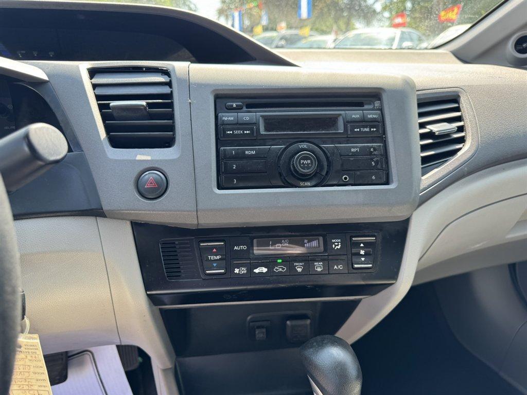 2012 Grey /Taupe Honda Civic (JHMFB4F2XCS) with an 1.5l I-4 MPI Sohc Hybrid engine, Automatic transmission, located at 745 East Steele Rd., West Columbia, SC, 29170, (803) 755-9148, 33.927212, -81.148483 - Photo#13