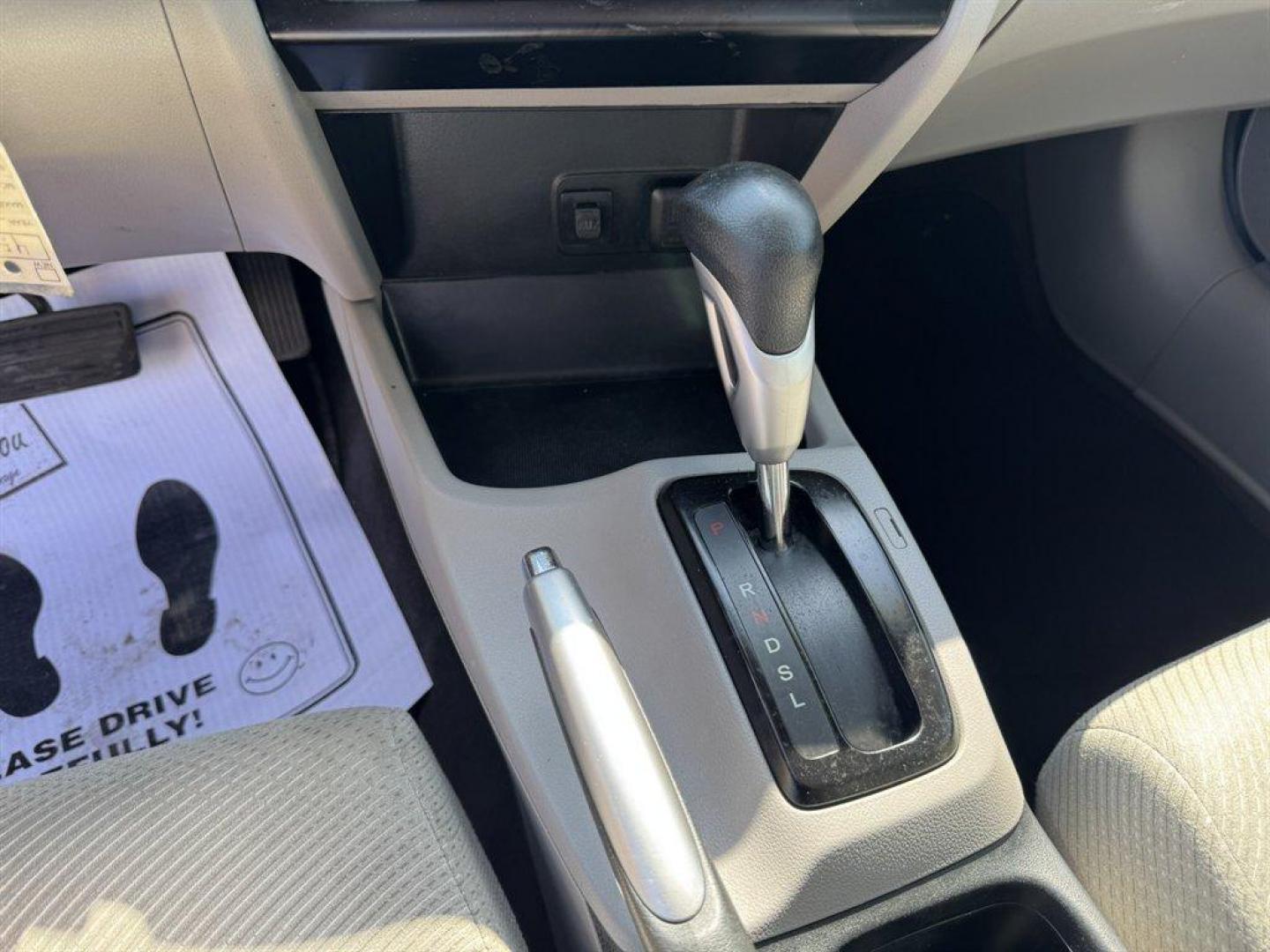 2012 Grey /Taupe Honda Civic (JHMFB4F2XCS) with an 1.5l I-4 MPI Sohc Hybrid engine, Automatic transmission, located at 745 East Steele Rd., West Columbia, SC, 29170, (803) 755-9148, 33.927212, -81.148483 - Photo#14