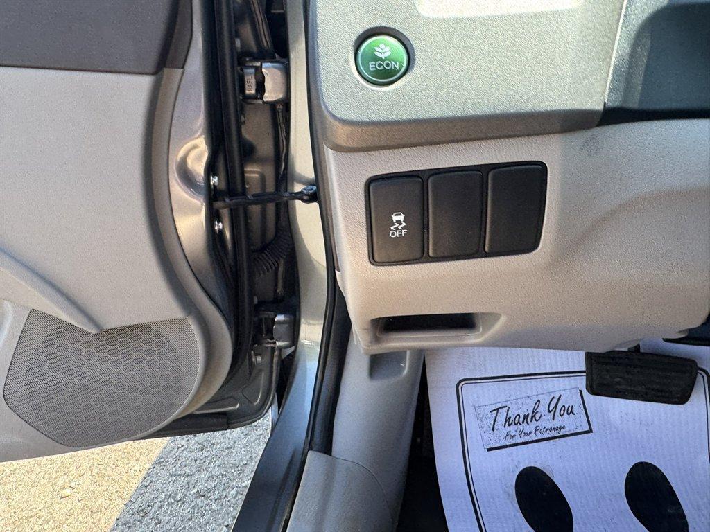 2012 Grey /Taupe Honda Civic (JHMFB4F2XCS) with an 1.5l I-4 MPI Sohc Hybrid engine, Automatic transmission, located at 745 East Steele Rd., West Columbia, SC, 29170, (803) 755-9148, 33.927212, -81.148483 - Photo#15