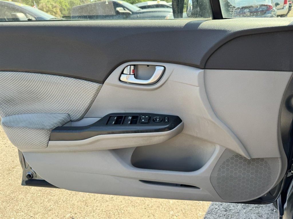 2012 Grey /Taupe Honda Civic (JHMFB4F2XCS) with an 1.5l I-4 MPI Sohc Hybrid engine, Automatic transmission, located at 745 East Steele Rd., West Columbia, SC, 29170, (803) 755-9148, 33.927212, -81.148483 - Photo#16