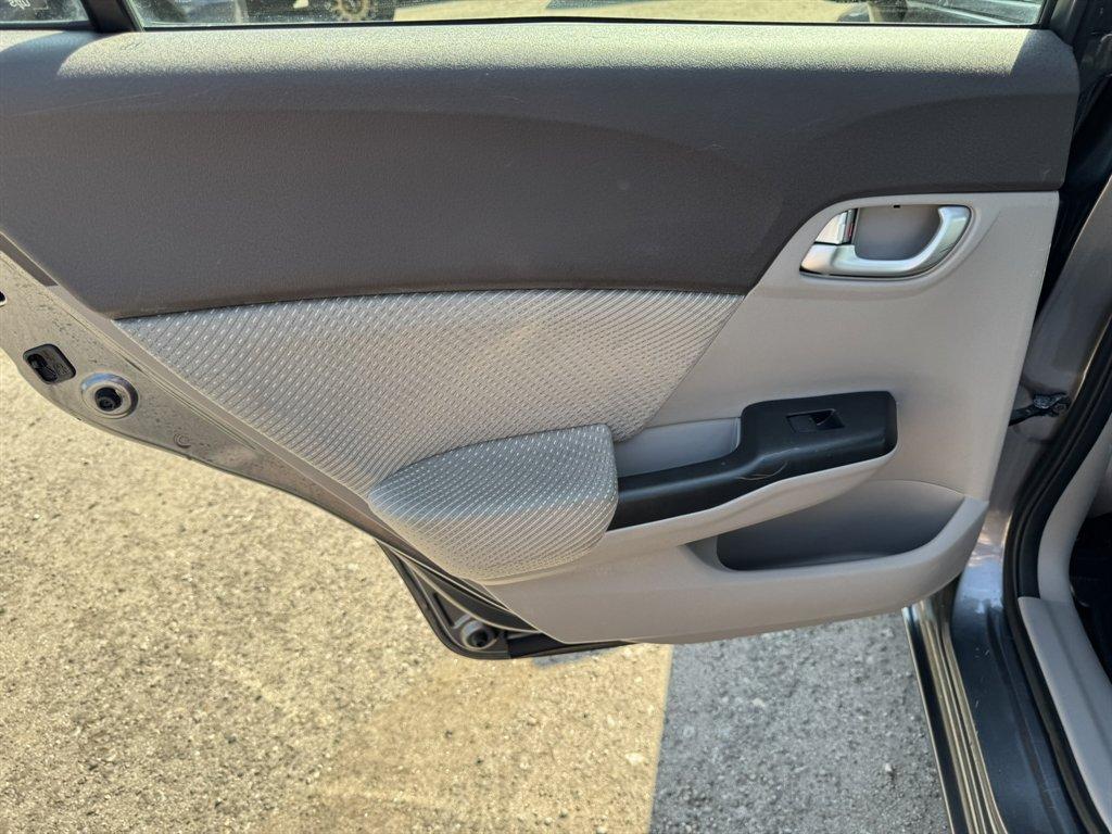 2012 Grey /Taupe Honda Civic (JHMFB4F2XCS) with an 1.5l I-4 MPI Sohc Hybrid engine, Automatic transmission, located at 745 East Steele Rd., West Columbia, SC, 29170, (803) 755-9148, 33.927212, -81.148483 - Photo#19