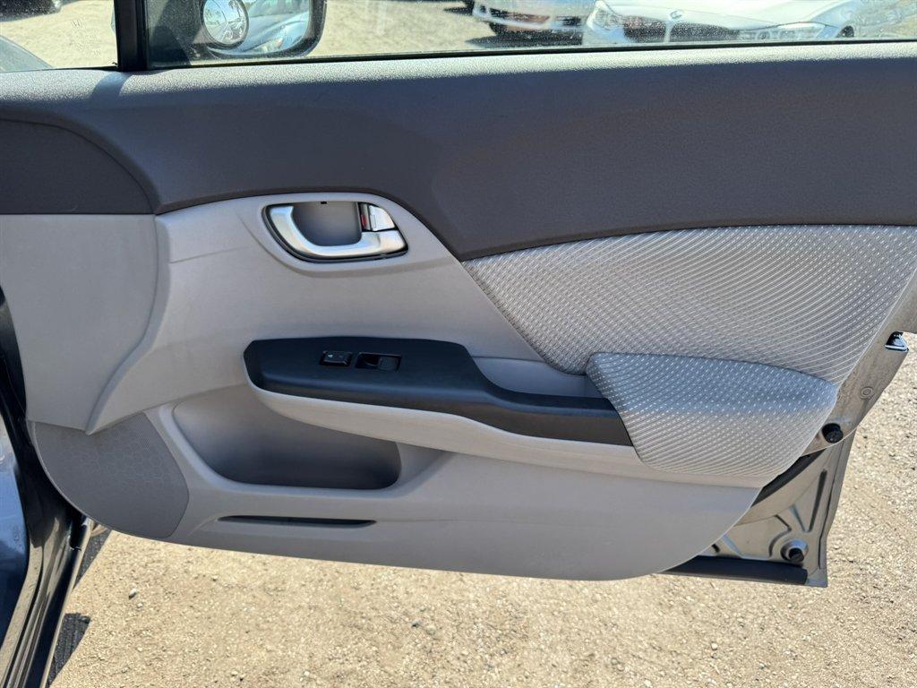 2012 Grey /Taupe Honda Civic (JHMFB4F2XCS) with an 1.5l I-4 MPI Sohc Hybrid engine, Automatic transmission, located at 745 East Steele Rd., West Columbia, SC, 29170, (803) 755-9148, 33.927212, -81.148483 - Photo#23