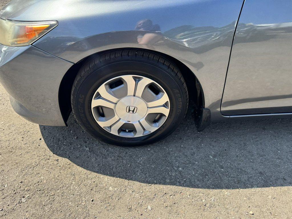 2012 Grey /Taupe Honda Civic (JHMFB4F2XCS) with an 1.5l I-4 MPI Sohc Hybrid engine, Automatic transmission, located at 745 East Steele Rd., West Columbia, SC, 29170, (803) 755-9148, 33.927212, -81.148483 - Photo#29