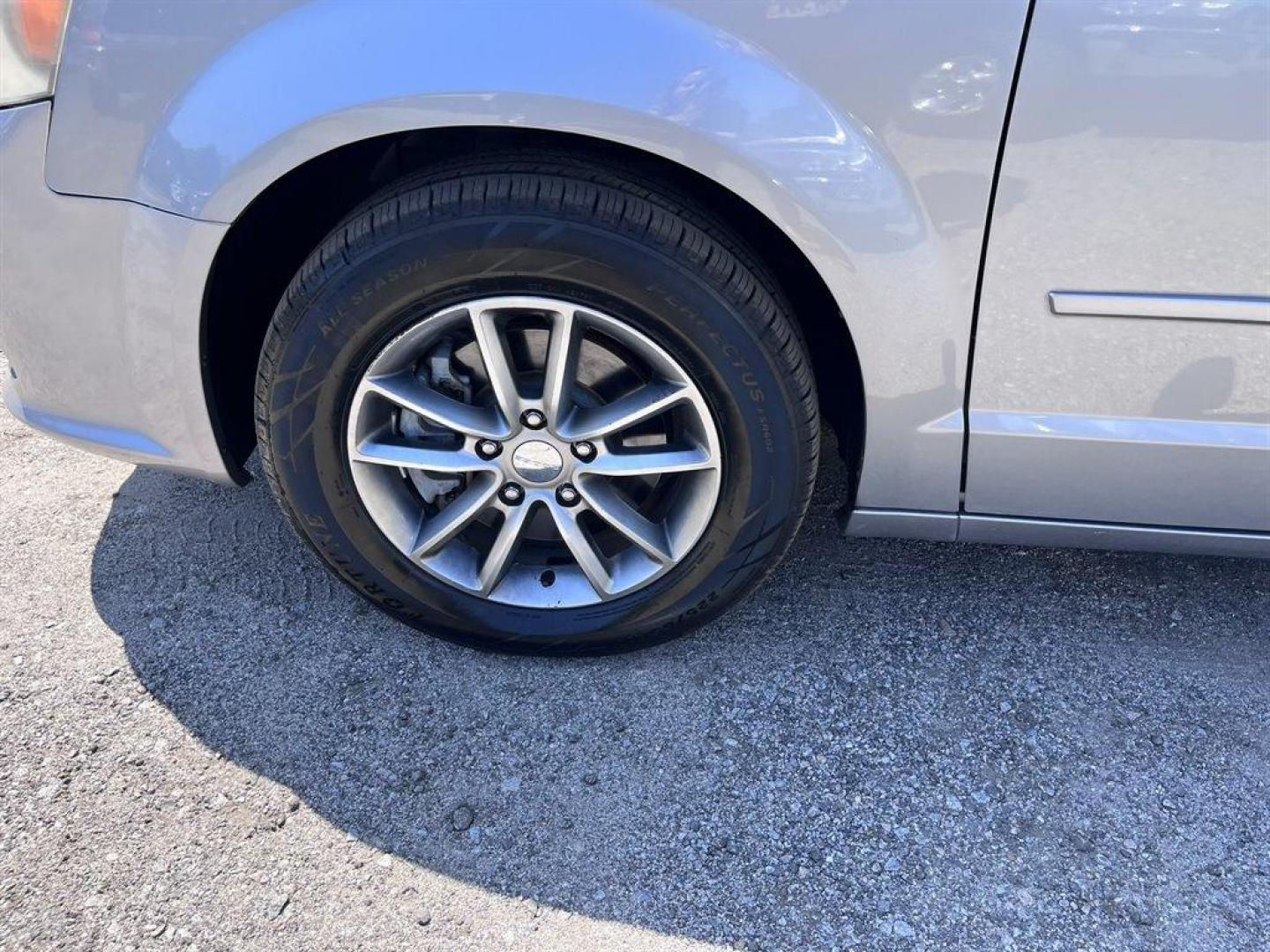 2014 Silver /Black Dodge Grand Caravan (2C4RDGEG4ER) with an 3.6l V6 MPI Dohc VVT Flex engine, Automatic transmission, located at 745 East Steele Rd., West Columbia, SC, 29170, (803) 755-9148, 33.927212, -81.148483 - Special Internet Price! 2014 Dodge Grand Caravan with SiriusXM AM/FM/Satellite, Bluetooth, Cruise Control, Dual Zone Front Automatic Air Conditioning, 2nd Row Bucket Seats, 3rd Row Fixed 60-40 Split-Bench, Cloth Interior, Powered Front Seats, Powered Liftgate, Powered Rear Sliding Doors, Plus More! - Photo#33