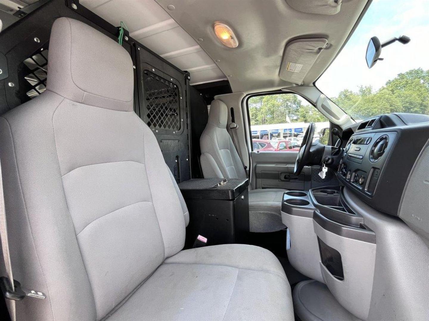 2011 White /Grey Ford E250 Vans (1FTNE2EL4BD) with an 5.4l V8 EFI Sohc 5.4l engine, Automatic transmission, located at 745 East Steele Rd., West Columbia, SC, 29170, (803) 755-9148, 33.927212, -81.148483 - Photo#16