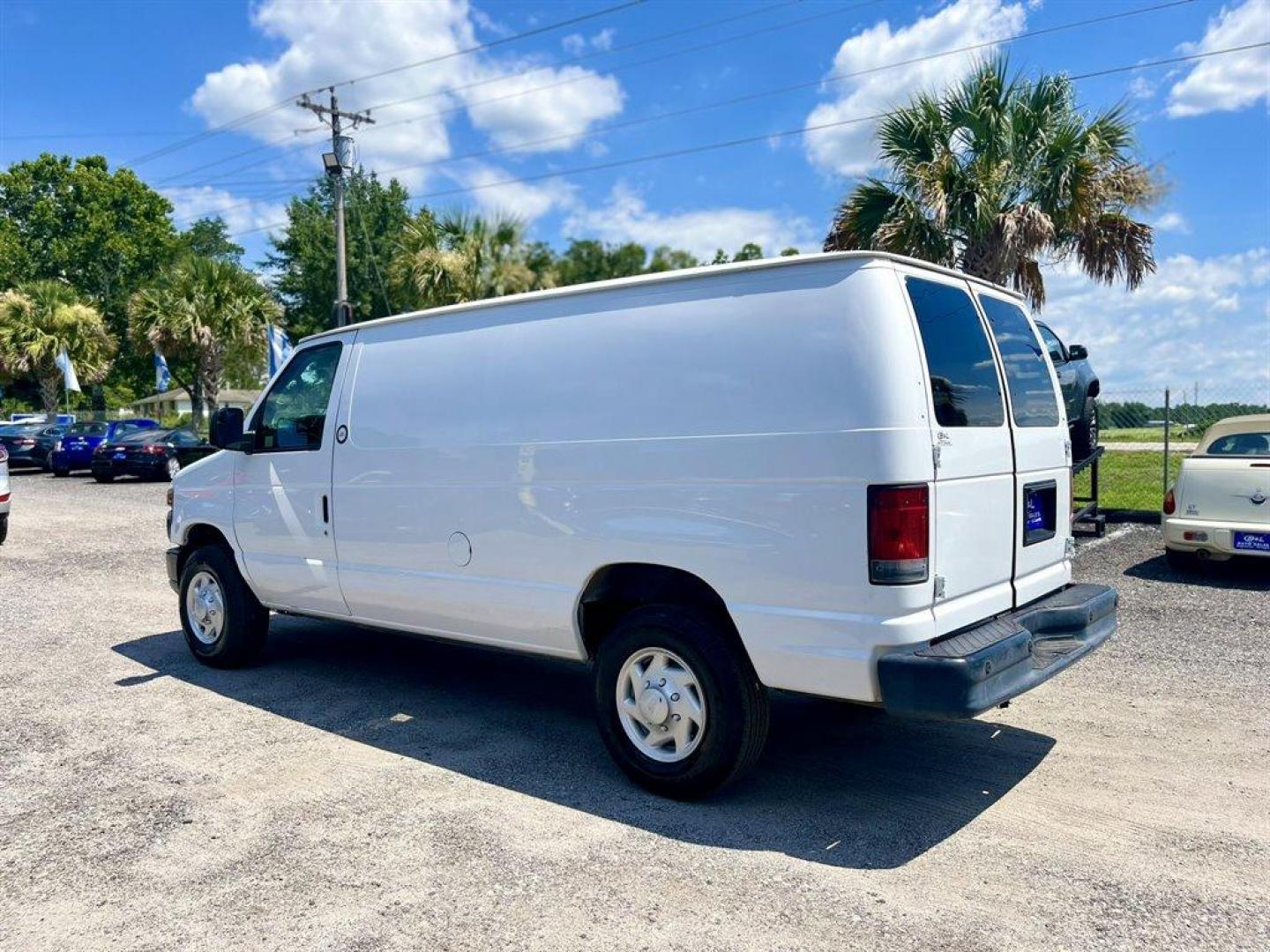 2011 White /Grey Ford E250 Vans (1FTNE2EL4BD) with an 5.4l V8 EFI Sohc 5.4l engine, Automatic transmission, located at 745 East Steele Rd., West Columbia, SC, 29170, (803) 755-9148, 33.927212, -81.148483 - Photo#1