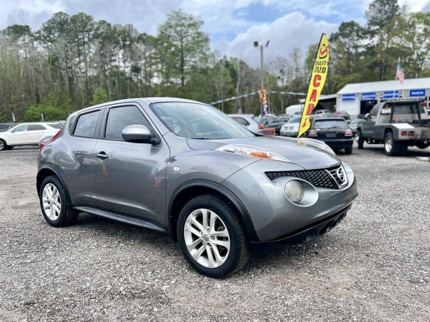 2014 Grey /Black Nissan Juke (JN8AF5MR0ET) with an 1.6l I-4 DI Dohc T/C 1.6l engine, Automatic transmission, located at 745 East Steele Rd., West Columbia, SC, 29170, (803) 755-9148, 33.927212, -81.148483 - Special Internet Price! 2014 Nissan Juke SV with Bluetooth, AM/FM/CD/MP3 Audio System, Remote Keyless Entry, Cruise Control, Sunroof, Automatic Air Conditioning, Rear 60-40 Folding Bench, Powered Windows, Powered Door Locks, Plus more! - Photo#3