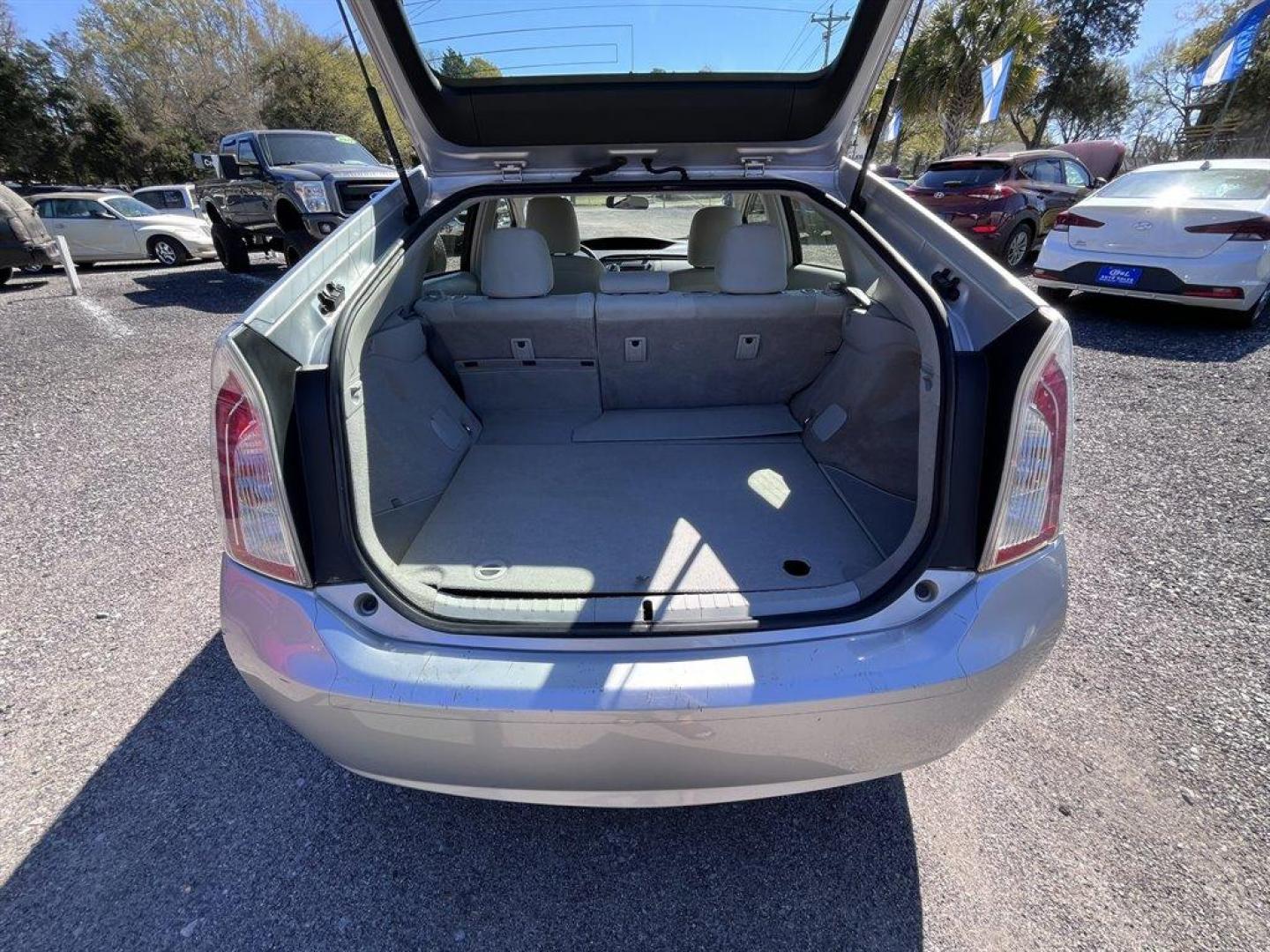 2015 Silver /Grey Toyota Prius (JTDKN3DU6F0) with an 1.8l I-4 EFI Dohc Hybrid engine, Automatic transmission, located at 745 East Steele Rd., West Columbia, SC, 29170, (803) 755-9148, 33.927212, -81.148483 - Special Internet Price! 2015 Toyota Prius with AM/FM radio, Cruise control, Keyless door entry, Push to start, Bucket front seats, Cloth interior, Powered windows, Powered door locks, Plus more! - Photo#27