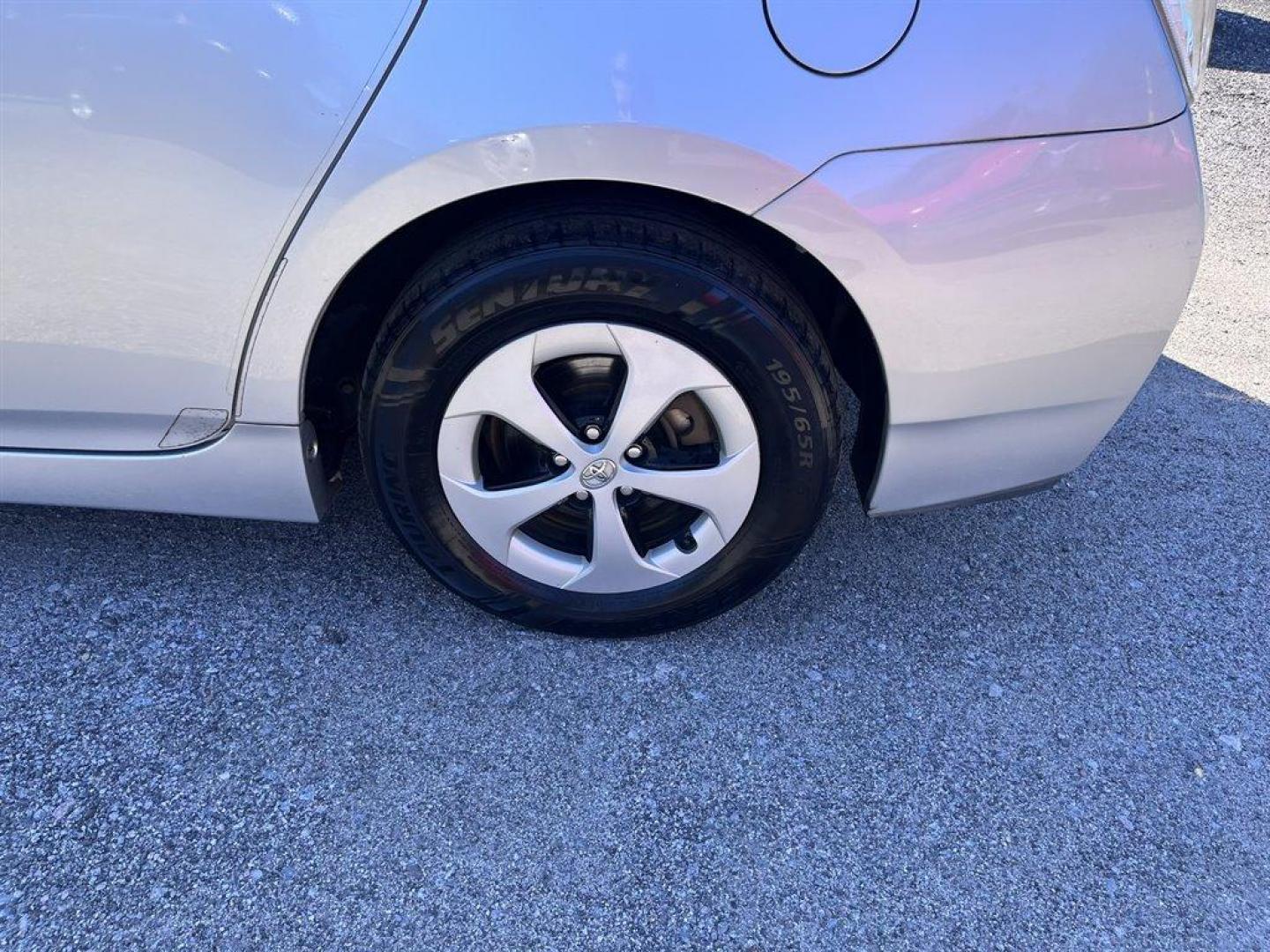 2015 Silver /Grey Toyota Prius (JTDKN3DU6F0) with an 1.8l I-4 EFI Dohc Hybrid engine, Automatic transmission, located at 745 East Steele Rd., West Columbia, SC, 29170, (803) 755-9148, 33.927212, -81.148483 - Special Internet Price! 2015 Toyota Prius with AM/FM radio, Cruise control, Keyless door entry, Push to start, Bucket front seats, Cloth interior, Powered windows, Powered door locks, Plus more! - Photo#31