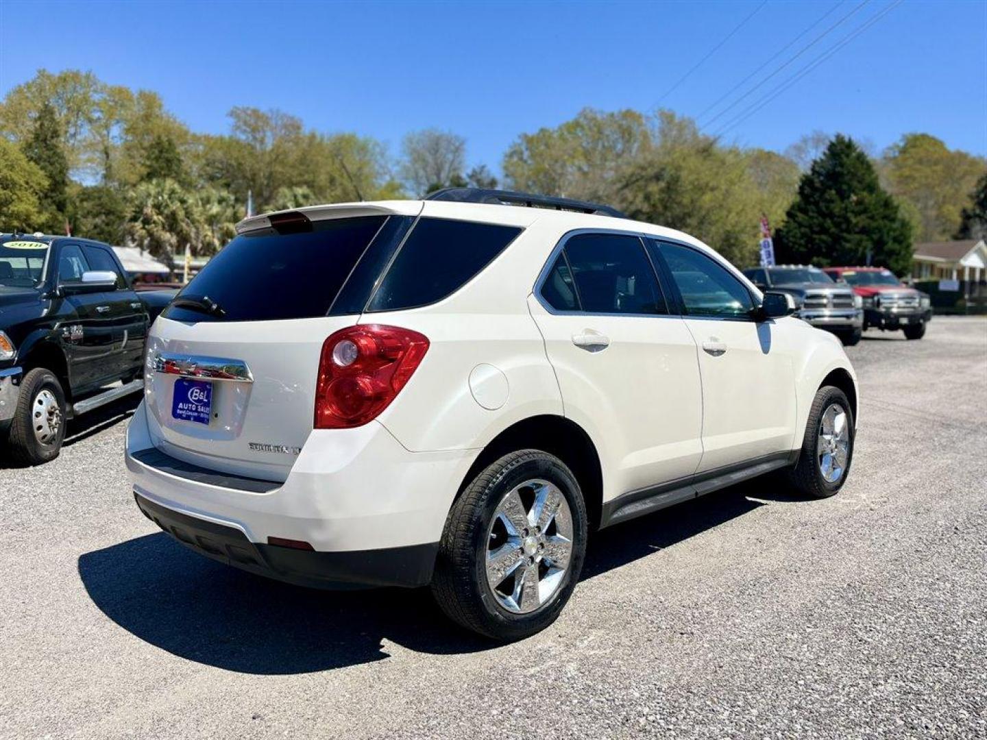 2014 White /Black Chevrolet Equinox (1GNALCEK1EZ) with an 2.4l I-4 Sidi Dohc Flex 2 engine, Automatic transmission, located at 745 East Steele Rd., West Columbia, SC, 29170, (803) 755-9148, 33.927212, -81.148483 - Special Internet Price! 2014 Chevrolet Equinox LT with Bluetooth, 3-month trial to the SiriusXM Radio, Remote Keyless Entry, Cruise control, Air conditioning, Sunroof, Leather interior, Powered front seats, Powered windows, Plus more! - Photo#2