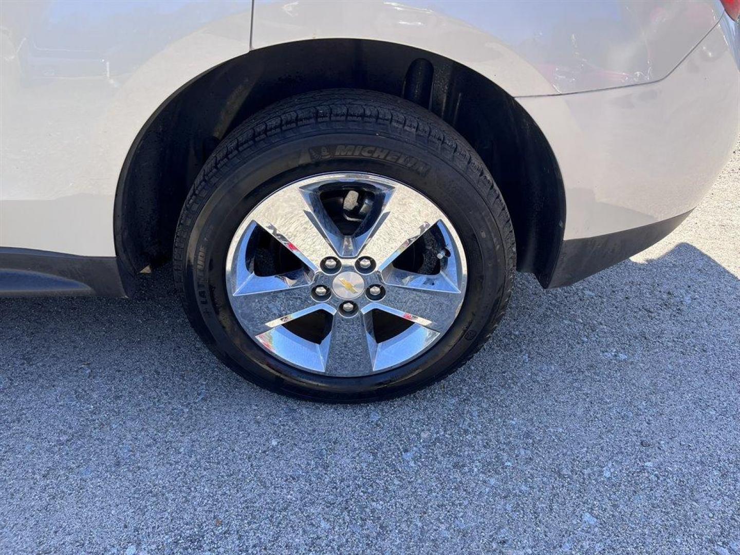 2014 White /Black Chevrolet Equinox (1GNALCEK1EZ) with an 2.4l I-4 Sidi Dohc Flex 2 engine, Automatic transmission, located at 745 East Steele Rd., West Columbia, SC, 29170, (803) 755-9148, 33.927212, -81.148483 - Special Internet Price! 2014 Chevrolet Equinox LT with Bluetooth, 3-month trial to the SiriusXM Radio, Remote Keyless Entry, Cruise control, Air conditioning, Sunroof, Leather interior, Powered front seats, Powered windows, Plus more! - Photo#36