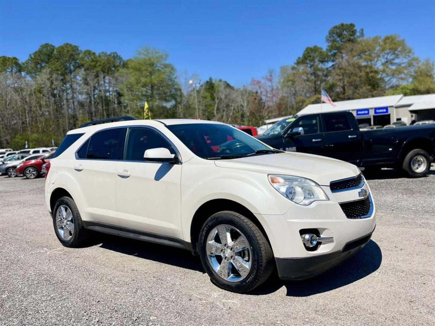 2014 White /Black Chevrolet Equinox (1GNALCEK1EZ) with an 2.4l I-4 Sidi Dohc Flex 2 engine, Automatic transmission, located at 745 East Steele Rd., West Columbia, SC, 29170, (803) 755-9148, 33.927212, -81.148483 - Special Internet Price! 2014 Chevrolet Equinox LT with Bluetooth, 3-month trial to the SiriusXM Radio, Remote Keyless Entry, Cruise control, Air conditioning, Sunroof, Leather interior, Powered front seats, Powered windows, Plus more! - Photo#3