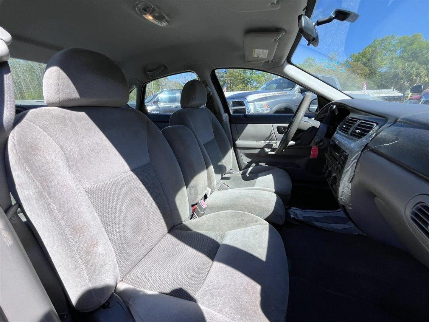 2007 Blue /Tan Ford Taurus (1FAFP53U57A) with an 3.0l V6 SFI 3.0l engine, Automatic transmission, located at 745 East Steele Rd., West Columbia, SC, 29170, (803) 755-9148, 33.927212, -81.148483 - CASH CAR! AS IS! AS IS! AS IS! - Photo#18