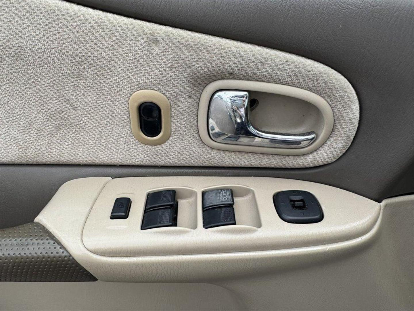 2001 Gold /Tan Mazda Protege (JM1BJ222210) with an 1.6l I-4 MPI Dohc 1.6l engine, Manual transmission, located at 745 East Steele Rd., West Columbia, SC, 29170, (803) 755-9148, 33.927212, -81.148483 - Special Internet Price! 2001 Mazda Protege - Photo#17