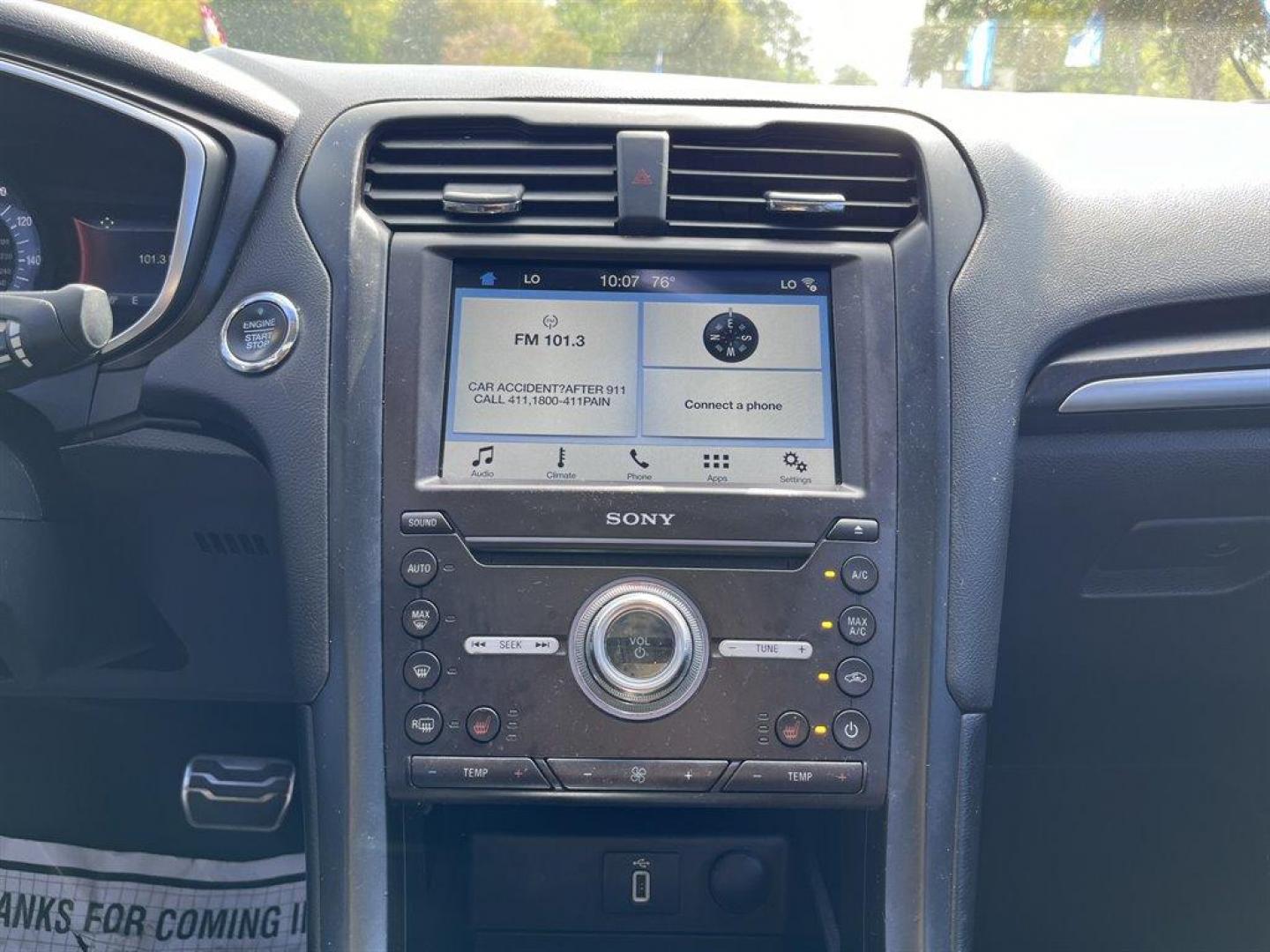 2018 Grey /Black Ford Fusion (3FA6P0D95JR) with an 2.0l I-4 DI T/C Ecoboost engine, Automatic transmission, located at 745 East Steele Rd., West Columbia, SC, 29170, (803) 755-9148, 33.927212, -81.148483 - Special Internet Price! 2018 Ford Fusion with Bluetooth, AM/FM Stereo, Sunroof, Backup camera, Cruise control, Keyless entry, Leather interior, Powered front seats, Powered windows, Powered door locks, Plus more! - Photo#11