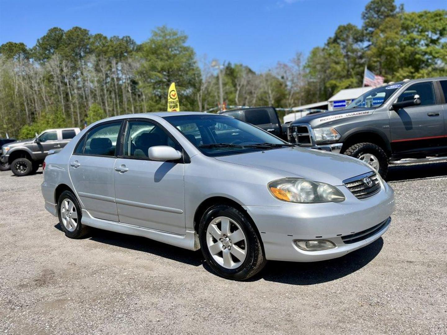 2006 Red /Grey Toyota Corolla (2T1BR32E66C) with an 1.8l I-4 EFI Dohc 1.8l engine, Automatic transmission, located at 745 East Steele Rd., West Columbia, SC, 29170, (803) 755-9148, 33.927212, -81.148483 - Special Internet Price! 2006 Toyota Corolla S with AM/FM stereo, Cruise control, Air conditioning, Cloth interior, 60/40 split fold-down rear seat, Powered windows, Powered door locks, Plus more! - Photo#3