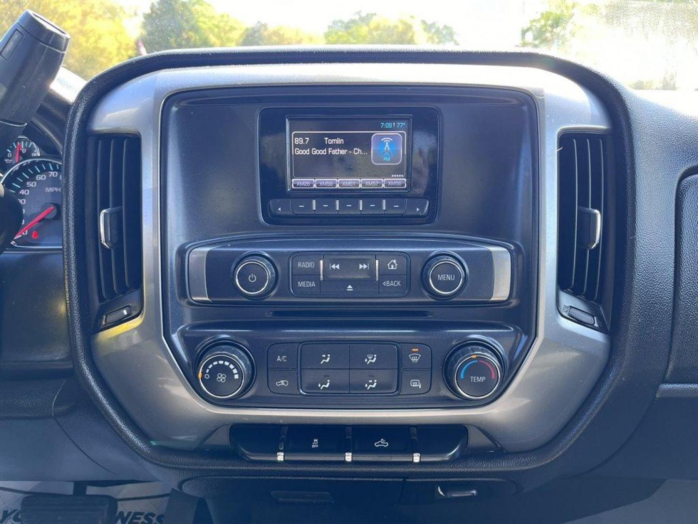 2014 Silver /Grey Chevrolet Silverado 1500 (3GCUKREH6EG) with an 4.3l V6 DI VVT Flex 4.3l engine, Automatic transmission, located at 745 East Steele Rd., West Columbia, SC, 29170, (803) 755-9148, 33.927212, -81.148483 - Special Internet Price! 2014 Chevrolet Silverado 1500 LT with Chevrolet MyLink audio system, 4.2 diagonal color screen with AM/FM stereo, Cruise control, Air conditioning, Cloth front 40/20/40 split-bench, Rear 60/40 folding bench, Powered windows, Powered door locks, Plus more! - Photo#11