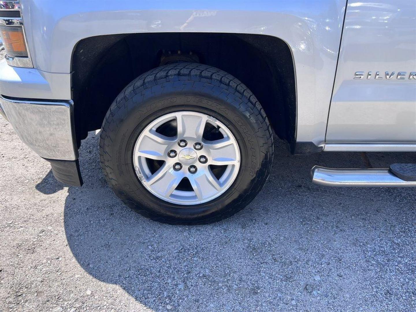 2014 Silver /Grey Chevrolet Silverado 1500 (3GCUKREH6EG) with an 4.3l V6 DI VVT Flex 4.3l engine, Automatic transmission, located at 745 East Steele Rd., West Columbia, SC, 29170, (803) 755-9148, 33.927212, -81.148483 - Special Internet Price! 2014 Chevrolet Silverado 1500 LT with Chevrolet MyLink audio system, 4.2 diagonal color screen with AM/FM stereo, Cruise control, Air conditioning, Cloth front 40/20/40 split-bench, Rear 60/40 folding bench, Powered windows, Powered door locks, Plus more! - Photo#31