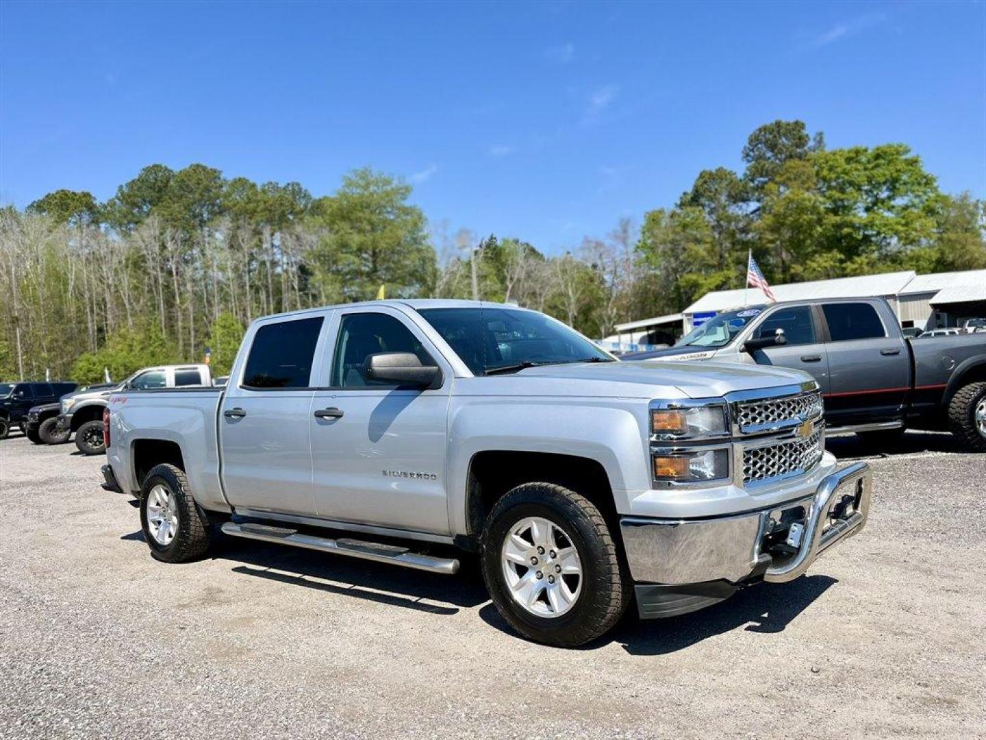 2014 Silver /Grey Chevrolet Silverado 1500 (3GCUKREH6EG) with an 4.3l V6 DI VVT Flex 4.3l engine, Automatic transmission, located at 745 East Steele Rd., West Columbia, SC, 29170, (803) 755-9148, 33.927212, -81.148483 - Special Internet Price! 2014 Chevrolet Silverado 1500 LT with Chevrolet MyLink audio system, 4.2 diagonal color screen with AM/FM stereo, Cruise control, Air conditioning, Cloth front 40/20/40 split-bench, Rear 60/40 folding bench, Powered windows, Powered door locks, Plus more! - Photo#3