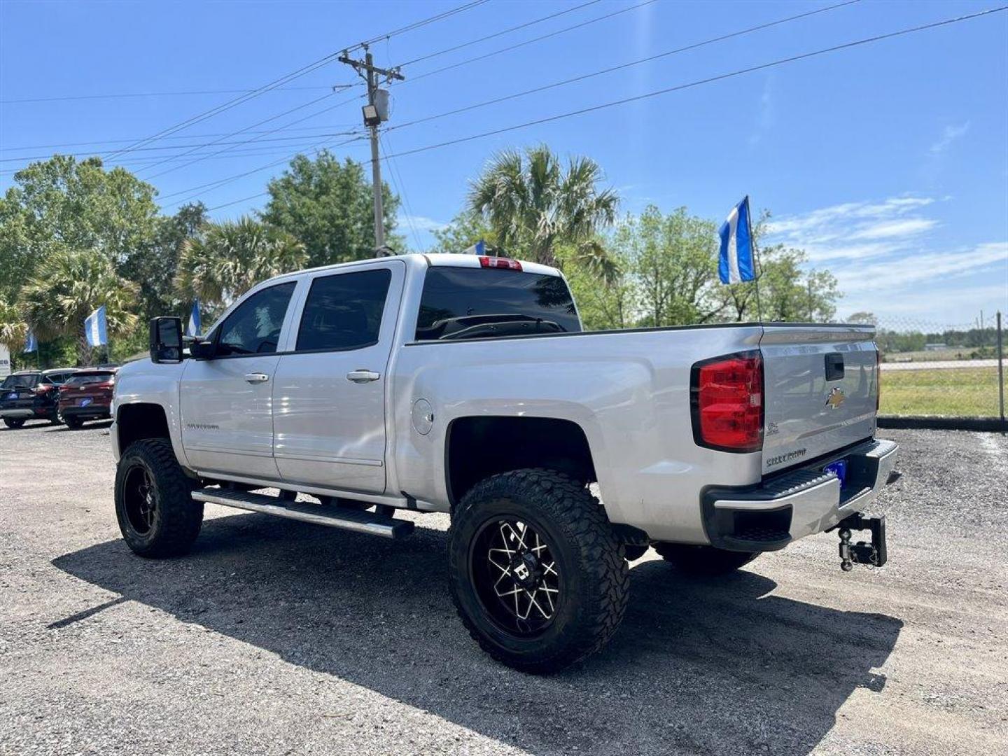 2018 Silver /Black Chevrolet Silverado 1500 (3GCUKREC9J5) with an 5.3l V8 DI VVT Flex 5.3l engine, Automatic transmission, located at 745 East Steele Rd., West Columbia, SC, 29170, (803) 755-9148, 33.927212, -81.148483 - Special Internet Price! 2018 Chevrolet Silverado 1500 LT Z71 with Chevrolet MyLink Radio with 8 diagonal color touch-screen, AM/FM stereo, Backup camera, Navigation, Cruise control, Air conditioning, Remote keyless entry, Cloth interior, Rear 60/40 folding bench, Powered windows, Powered door locks, - Photo#1