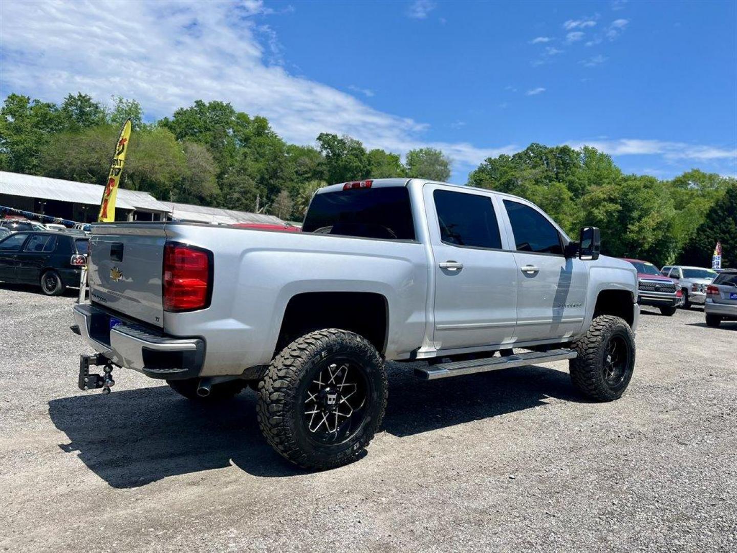 2018 Silver /Black Chevrolet Silverado 1500 (3GCUKREC9J5) with an 5.3l V8 DI VVT Flex 5.3l engine, Automatic transmission, located at 745 East Steele Rd., West Columbia, SC, 29170, (803) 755-9148, 33.927212, -81.148483 - Special Internet Price! 2018 Chevrolet Silverado 1500 LT Z71 with Chevrolet MyLink Radio with 8 diagonal color touch-screen, AM/FM stereo, Backup camera, Navigation, Cruise control, Air conditioning, Remote keyless entry, Cloth interior, Rear 60/40 folding bench, Powered windows, Powered door locks, - Photo#2