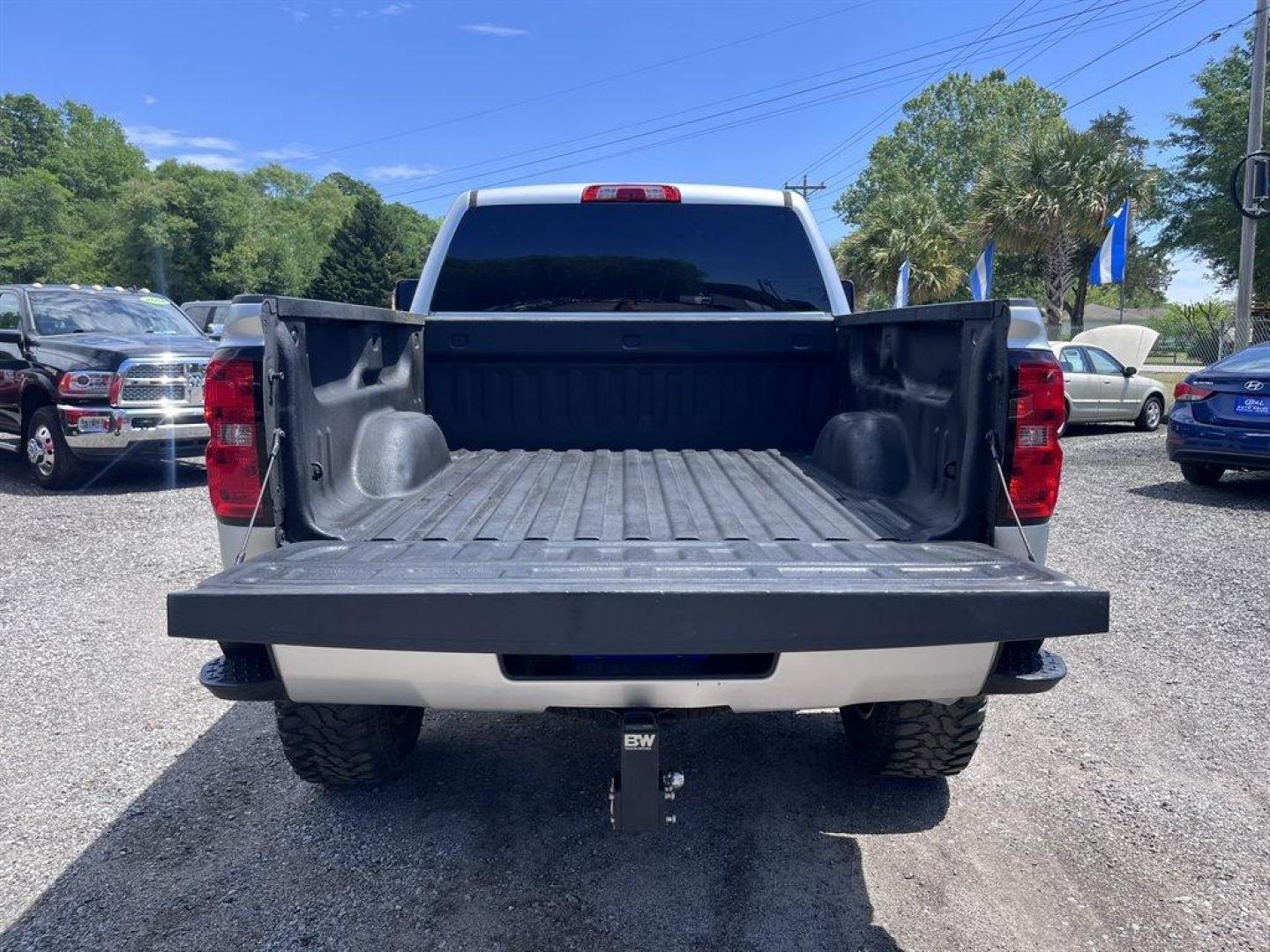 2018 Silver /Black Chevrolet Silverado 1500 (3GCUKREC9J5) with an 5.3l V8 DI VVT Flex 5.3l engine, Automatic transmission, located at 745 East Steele Rd., West Columbia, SC, 29170, (803) 755-9148, 33.927212, -81.148483 - Special Internet Price! 2018 Chevrolet Silverado 1500 LT Z71 with Chevrolet MyLink Radio with 8 diagonal color touch-screen, AM/FM stereo, Backup camera, Navigation, Cruise control, Air conditioning, Remote keyless entry, Cloth interior, Rear 60/40 folding bench, Powered windows, Powered door locks, - Photo#31