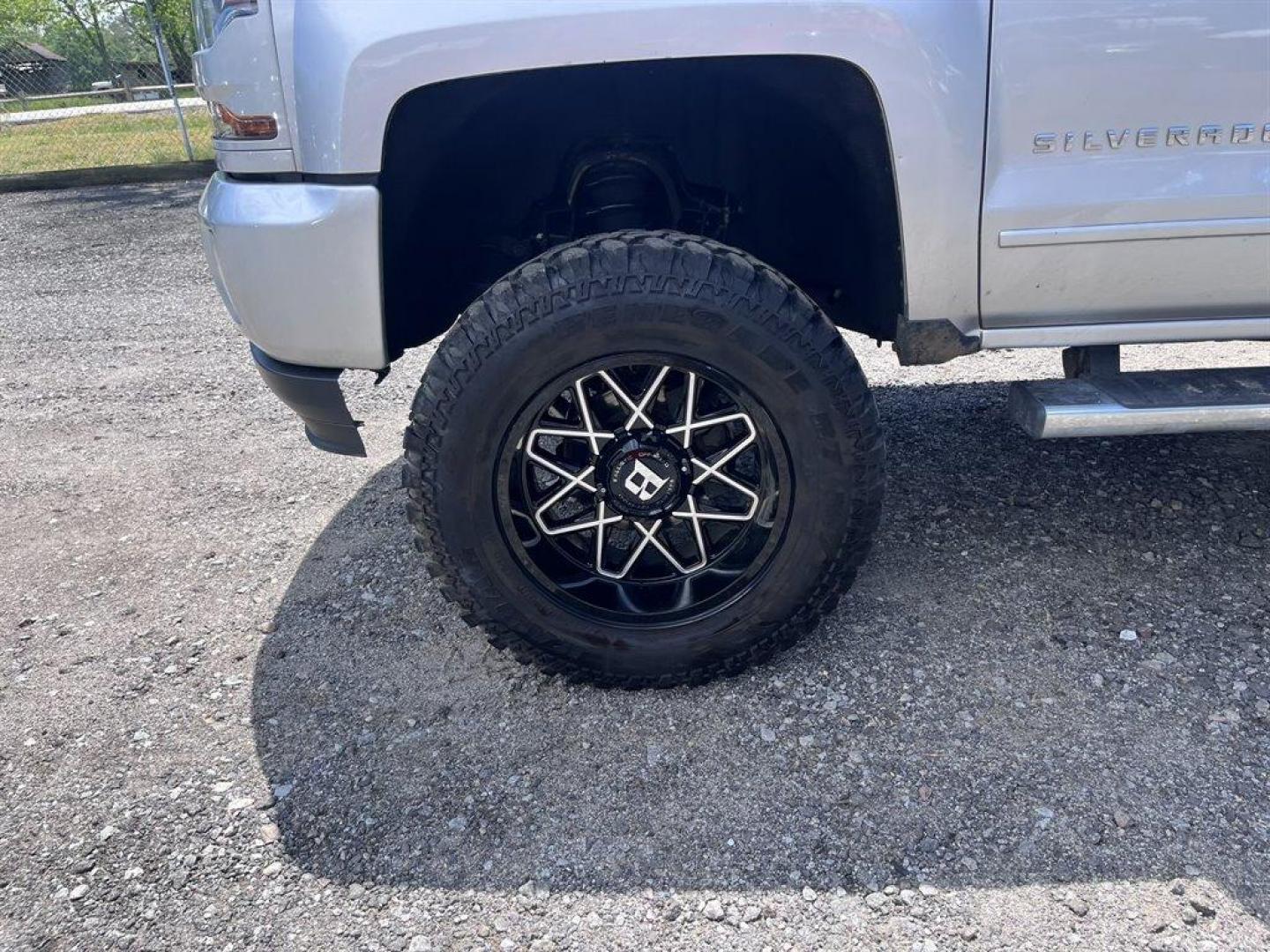 2018 Silver /Black Chevrolet Silverado 1500 (3GCUKREC9J5) with an 5.3l V8 DI VVT Flex 5.3l engine, Automatic transmission, located at 745 East Steele Rd., West Columbia, SC, 29170, (803) 755-9148, 33.927212, -81.148483 - Special Internet Price! 2018 Chevrolet Silverado 1500 LT Z71 with Chevrolet MyLink Radio with 8 diagonal color touch-screen, AM/FM stereo, Backup camera, Navigation, Cruise control, Air conditioning, Remote keyless entry, Cloth interior, Rear 60/40 folding bench, Powered windows, Powered door locks, - Photo#35