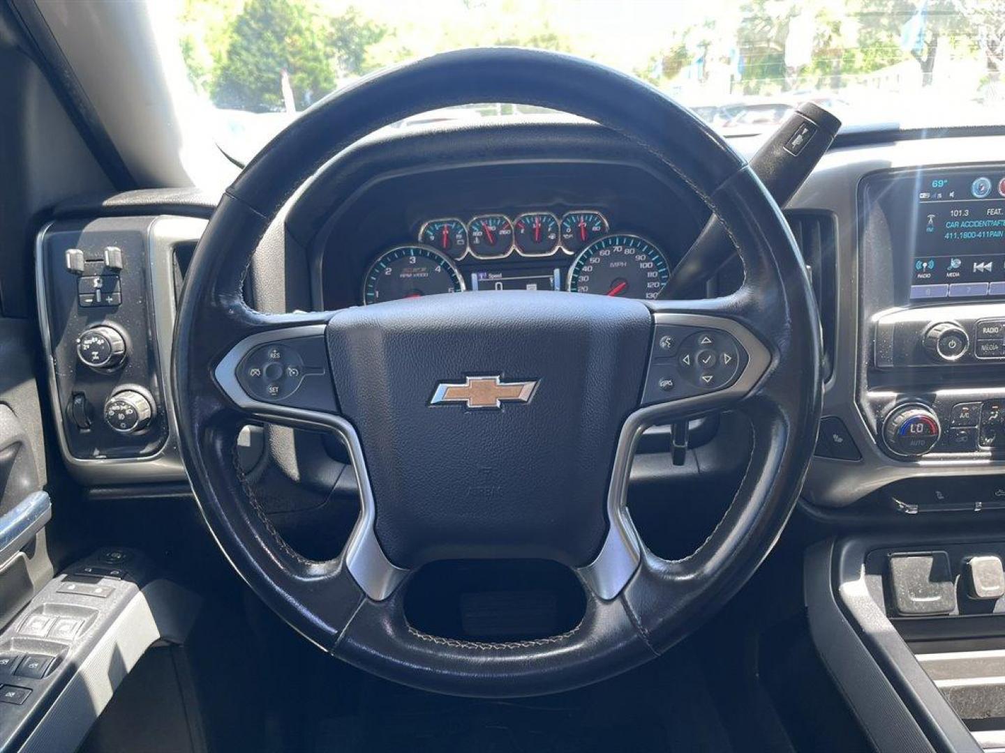 2018 Silver /Black Chevrolet Silverado 1500 (3GCUKREC9J5) with an 5.3l V8 DI VVT Flex 5.3l engine, Automatic transmission, located at 745 East Steele Rd., West Columbia, SC, 29170, (803) 755-9148, 33.927212, -81.148483 - Special Internet Price! 2018 Chevrolet Silverado 1500 LT Z71 with Chevrolet MyLink Radio with 8 diagonal color touch-screen, AM/FM stereo, Backup camera, Navigation, Cruise control, Air conditioning, Remote keyless entry, Cloth interior, Rear 60/40 folding bench, Powered windows, Powered door locks, - Photo#6