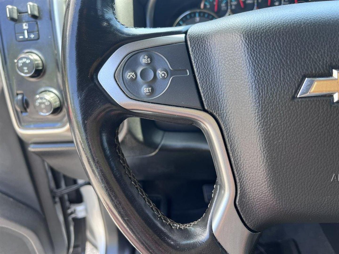 2018 Silver /Black Chevrolet Silverado 1500 (3GCUKREC9J5) with an 5.3l V8 DI VVT Flex 5.3l engine, Automatic transmission, located at 745 East Steele Rd., West Columbia, SC, 29170, (803) 755-9148, 33.927212, -81.148483 - Special Internet Price! 2018 Chevrolet Silverado 1500 LT Z71 with Chevrolet MyLink Radio with 8 diagonal color touch-screen, AM/FM stereo, Backup camera, Navigation, Cruise control, Air conditioning, Remote keyless entry, Cloth interior, Rear 60/40 folding bench, Powered windows, Powered door locks, - Photo#7