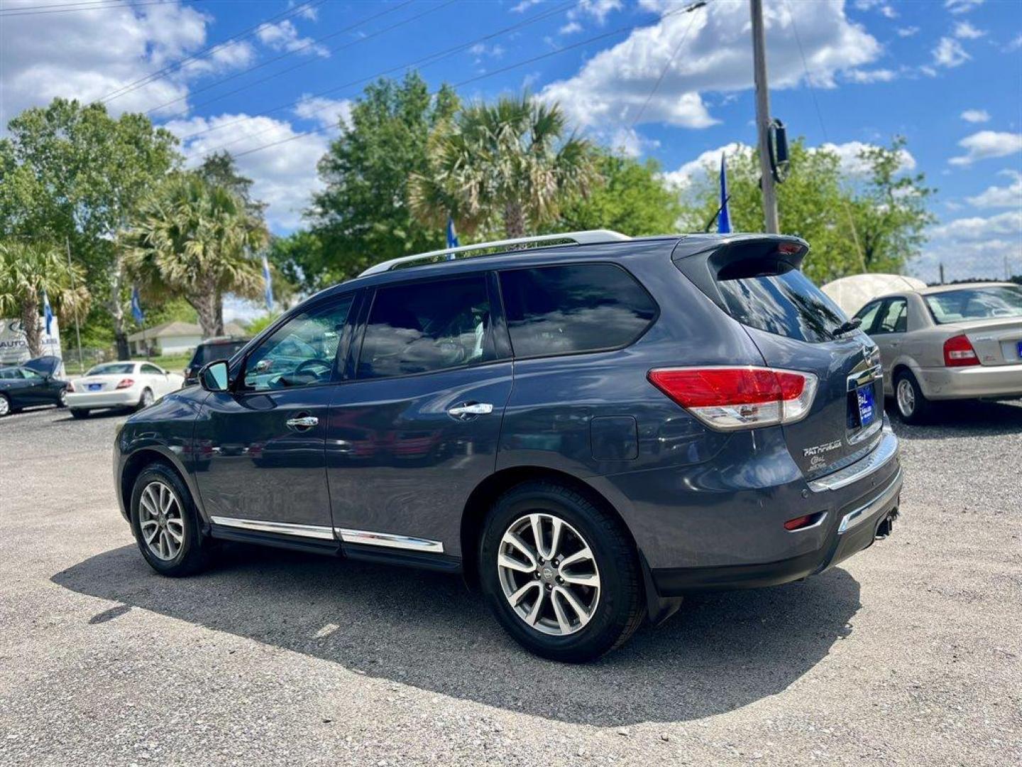 2014 Grey /Black Nissan Pathfinder (5N1AR2MN7EC) with an 3.5l V6 Smpi Dohc Cvtcs 3 engine, Automatic transmission, located at 745 East Steele Rd., West Columbia, SC, 29170, (803) 755-9148, 33.927212, -81.148483 - Special Internet Price! 2014 Nissan Pathfinder SL with Bluetooth, AM/FM radio, Backup camera, Navigation, Cruise control, Dual zone front automatic air conditioning, Heated front seats, Powered front seats, Leather interior, 3rd row seating, Keyless entry, Powered liftgate, Powered windows, Powered - Photo#1