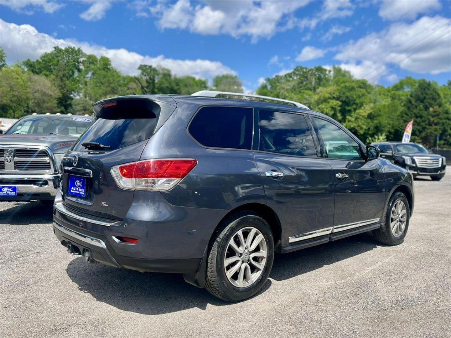 2014 Grey /Black Nissan Pathfinder (5N1AR2MN7EC) with an 3.5l V6 Smpi Dohc Cvtcs 3 engine, Automatic transmission, located at 745 East Steele Rd., West Columbia, SC, 29170, (803) 755-9148, 33.927212, -81.148483 - Special Internet Price! 2014 Nissan Pathfinder SL with Bluetooth, AM/FM radio, Backup camera, Navigation, Cruise control, Dual zone front automatic air conditioning, Heated front seats, Powered front seats, Leather interior, 3rd row seating, Keyless entry, Powered liftgate, Powered windows, Powered - Photo#2