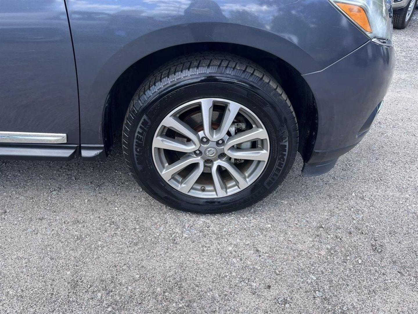 2014 Grey /Black Nissan Pathfinder (5N1AR2MN7EC) with an 3.5l V6 Smpi Dohc Cvtcs 3 engine, Automatic transmission, located at 745 East Steele Rd., West Columbia, SC, 29170, (803) 755-9148, 33.927212, -81.148483 - Special Internet Price! 2014 Nissan Pathfinder SL with Bluetooth, AM/FM radio, Backup camera, Navigation, Cruise control, Dual zone front automatic air conditioning, Heated front seats, Powered front seats, Leather interior, 3rd row seating, Keyless entry, Powered liftgate, Powered windows, Powered - Photo#36