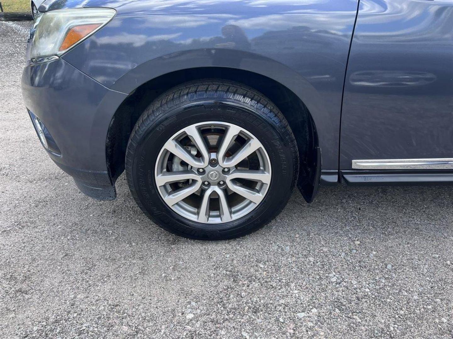 2014 Grey /Black Nissan Pathfinder (5N1AR2MN7EC) with an 3.5l V6 Smpi Dohc Cvtcs 3 engine, Automatic transmission, located at 745 East Steele Rd., West Columbia, SC, 29170, (803) 755-9148, 33.927212, -81.148483 - Special Internet Price! 2014 Nissan Pathfinder SL with Bluetooth, AM/FM radio, Backup camera, Navigation, Cruise control, Dual zone front automatic air conditioning, Heated front seats, Powered front seats, Leather interior, 3rd row seating, Keyless entry, Powered liftgate, Powered windows, Powered - Photo#39