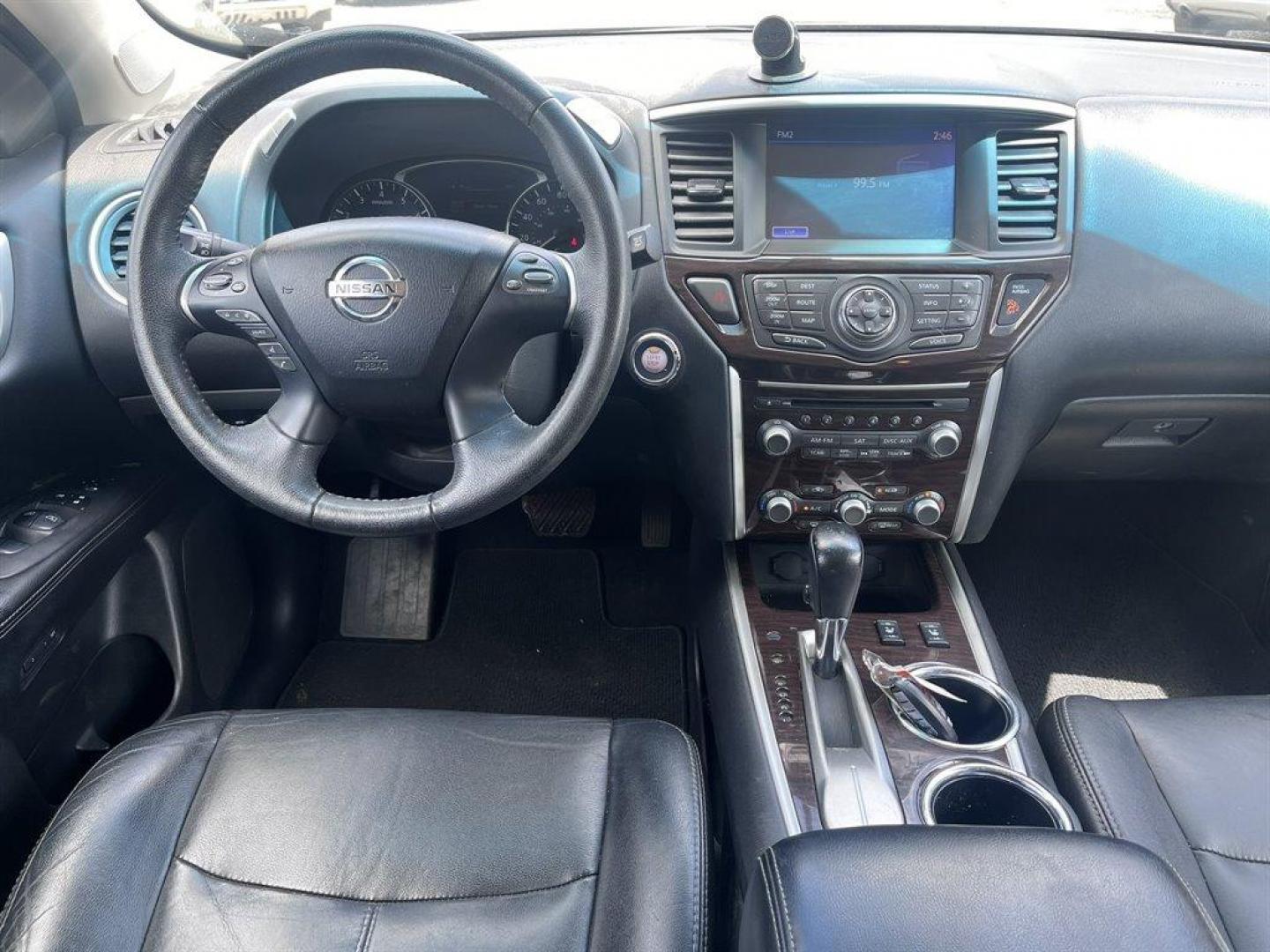 2014 Grey /Black Nissan Pathfinder (5N1AR2MN7EC) with an 3.5l V6 Smpi Dohc Cvtcs 3 engine, Automatic transmission, located at 745 East Steele Rd., West Columbia, SC, 29170, (803) 755-9148, 33.927212, -81.148483 - Special Internet Price! 2014 Nissan Pathfinder SL with Bluetooth, AM/FM radio, Backup camera, Navigation, Cruise control, Dual zone front automatic air conditioning, Heated front seats, Powered front seats, Leather interior, 3rd row seating, Keyless entry, Powered liftgate, Powered windows, Powered - Photo#5