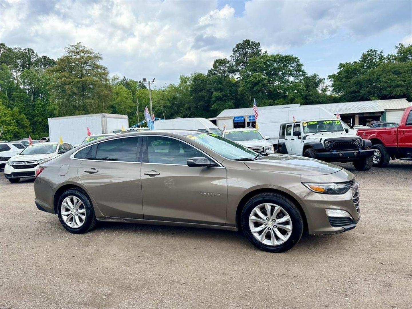 2020 Bronze /Black Chevrolet Malibu (1G1ZD5ST7LF) with an 1.5l I-4 DI Dohc T/C 1.5l engine, Automatic transmission, located at 745 East Steele Rd., West Columbia, SC, 29170, (803) 755-9148, 33.927212, -81.148483- Photo#2