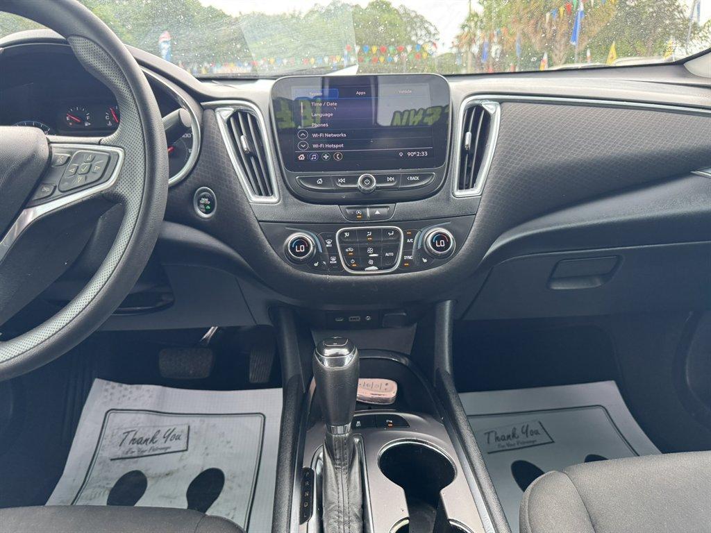 2020 Bronze /Black Chevrolet Malibu (1G1ZD5ST7LF) with an 1.5l I-4 DI Dohc T/C 1.5l engine, Automatic transmission, located at 745 East Steele Rd., West Columbia, SC, 29170, (803) 755-9148, 33.927212, -81.148483 - Photo#11