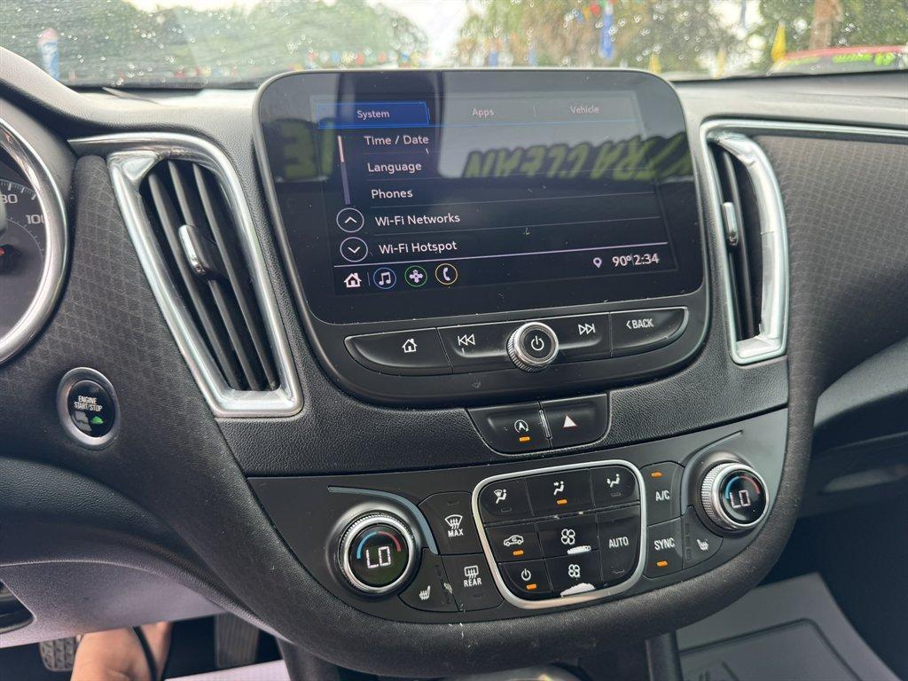 2020 Bronze /Black Chevrolet Malibu (1G1ZD5ST7LF) with an 1.5l I-4 DI Dohc T/C 1.5l engine, Automatic transmission, located at 745 East Steele Rd., West Columbia, SC, 29170, (803) 755-9148, 33.927212, -81.148483 - Photo#12