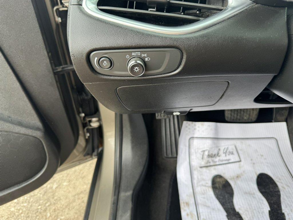 2020 Bronze /Black Chevrolet Malibu (1G1ZD5ST7LF) with an 1.5l I-4 DI Dohc T/C 1.5l engine, Automatic transmission, located at 745 East Steele Rd., West Columbia, SC, 29170, (803) 755-9148, 33.927212, -81.148483 - Photo#14