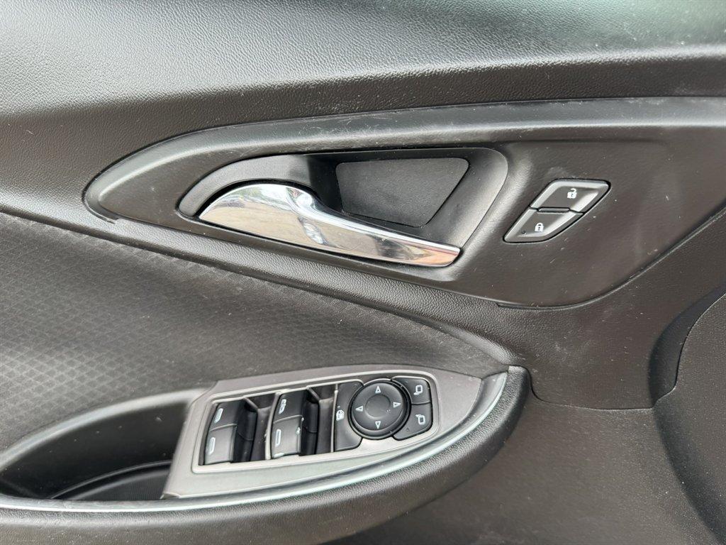 2020 Bronze /Black Chevrolet Malibu (1G1ZD5ST7LF) with an 1.5l I-4 DI Dohc T/C 1.5l engine, Automatic transmission, located at 745 East Steele Rd., West Columbia, SC, 29170, (803) 755-9148, 33.927212, -81.148483 - Photo#16